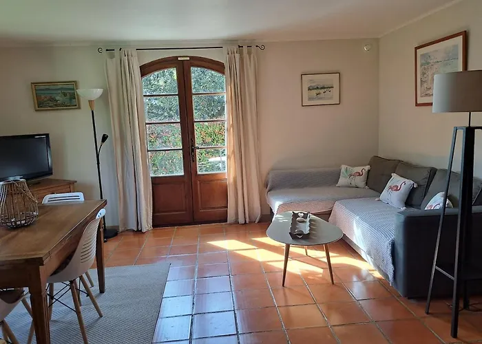 Rez De Jardin Presqu'ile De Giens Apartman Hyères